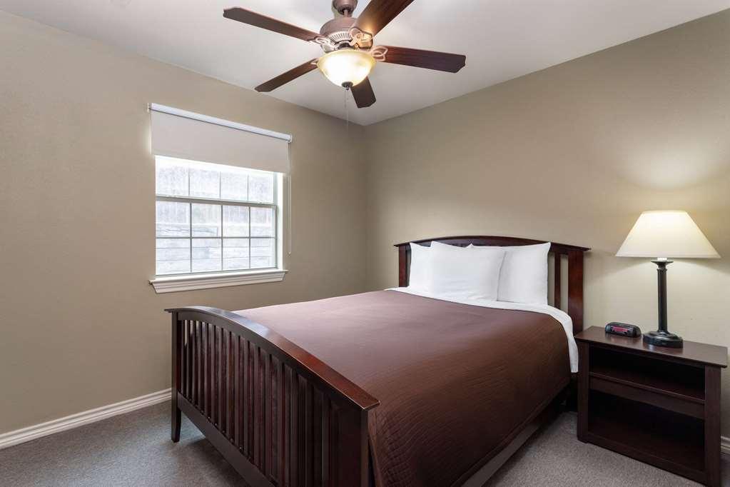 Eagle'S Den Three Rivers Texas A Travelodge By Wyndham חדר תמונה